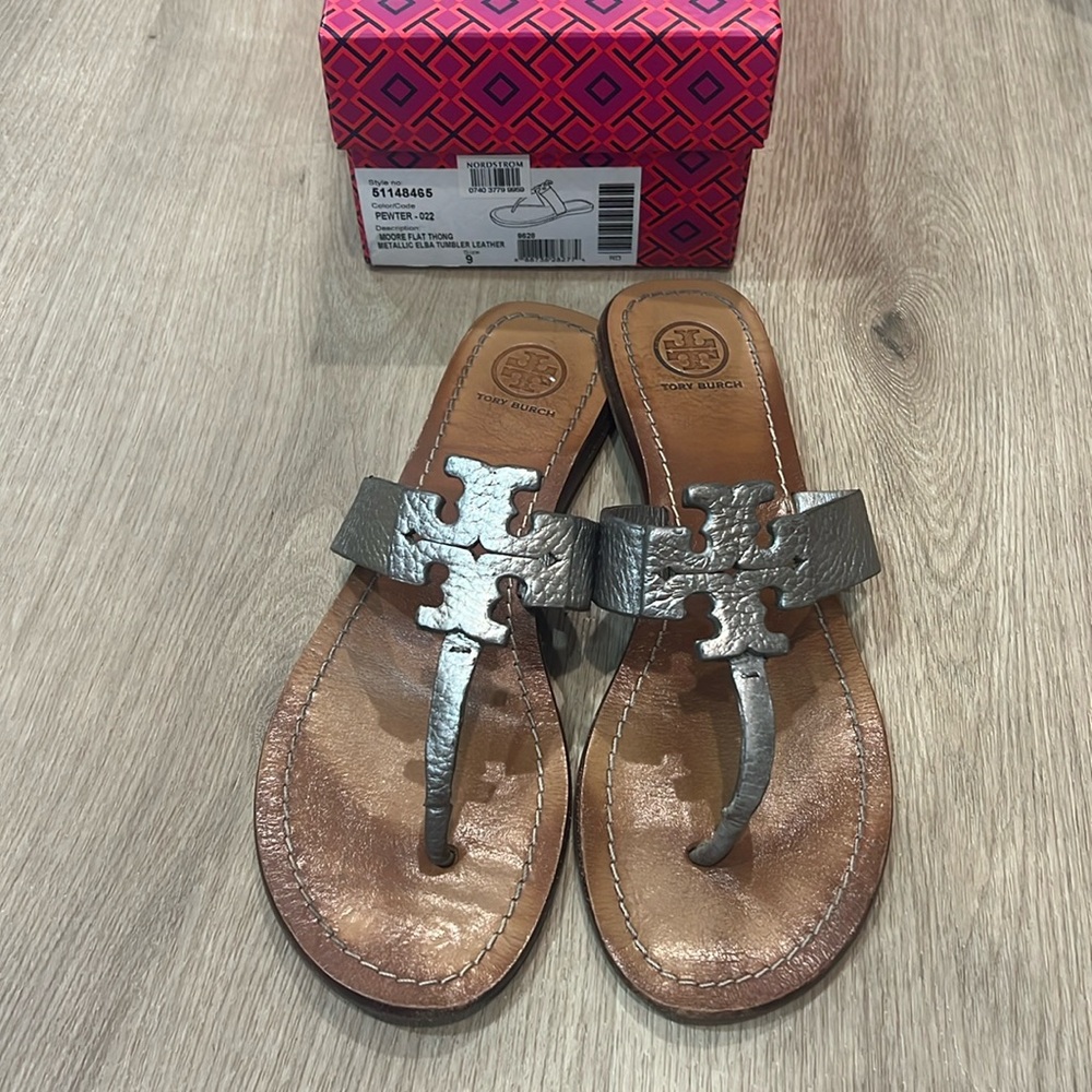Tory Burch Metallic Leather Thong Sandals. Size 9